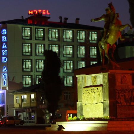 Grand Ani Hotel Kars Exterior foto